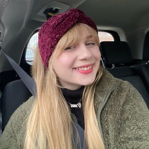 Meet your Posher, Caroline